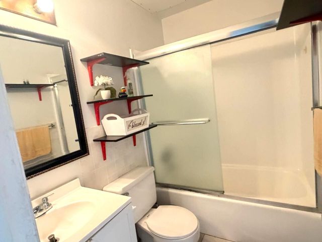 406 Lakeside Drive 208, Margate, FL 33063