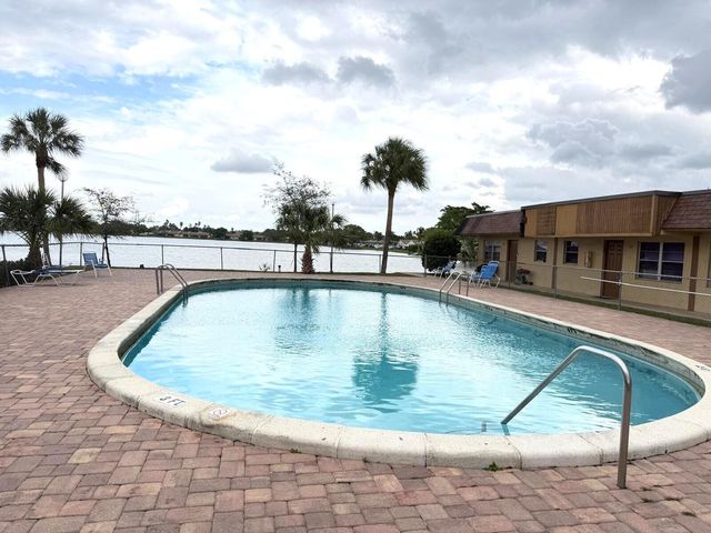 406 Lakeside Drive 208, Margate, FL 33063