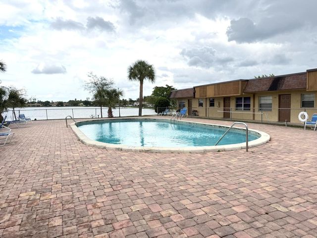 406 Lakeside Drive 208, Margate, FL 33063