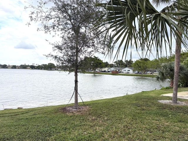 406 Lakeside Drive 208, Margate, FL 33063