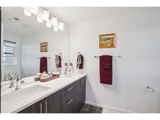 7081 Se THORBURN St, Portland, OR 97215