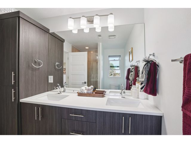 7081 Se THORBURN St, Portland, OR 97215