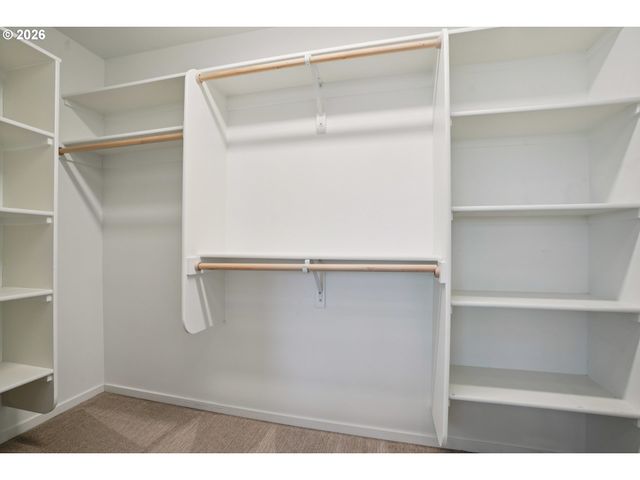 7081 Se THORBURN St, Portland, OR 97215