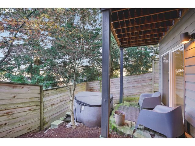 7081 Se THORBURN St, Portland, OR 97215