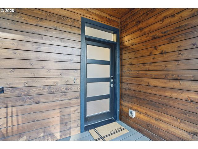 7081 Se THORBURN St, Portland, OR 97215