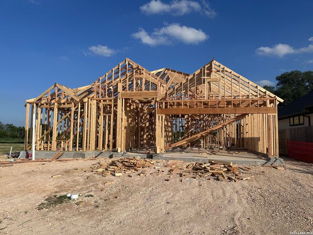 321 SAWTOOTH OAK DR, Seguin, TX 78155