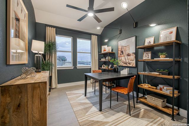 321 SAWTOOTH OAK DR, Seguin, TX 78155