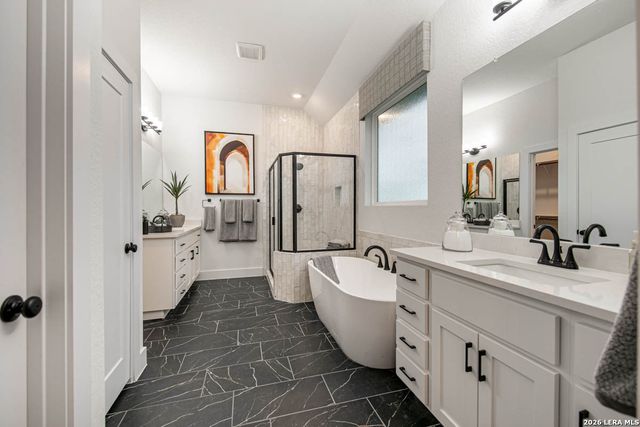 321 SAWTOOTH OAK DR, Seguin, TX 78155