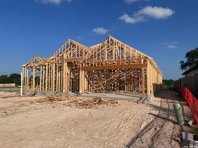 321 SAWTOOTH OAK DR, Seguin, TX 78155