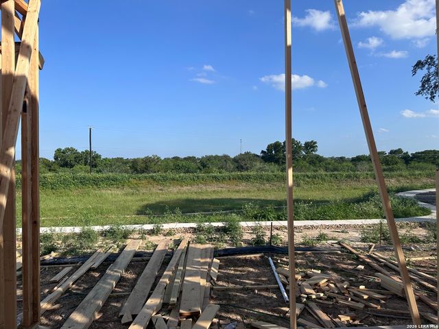 321 SAWTOOTH OAK DR, Seguin, TX 78155