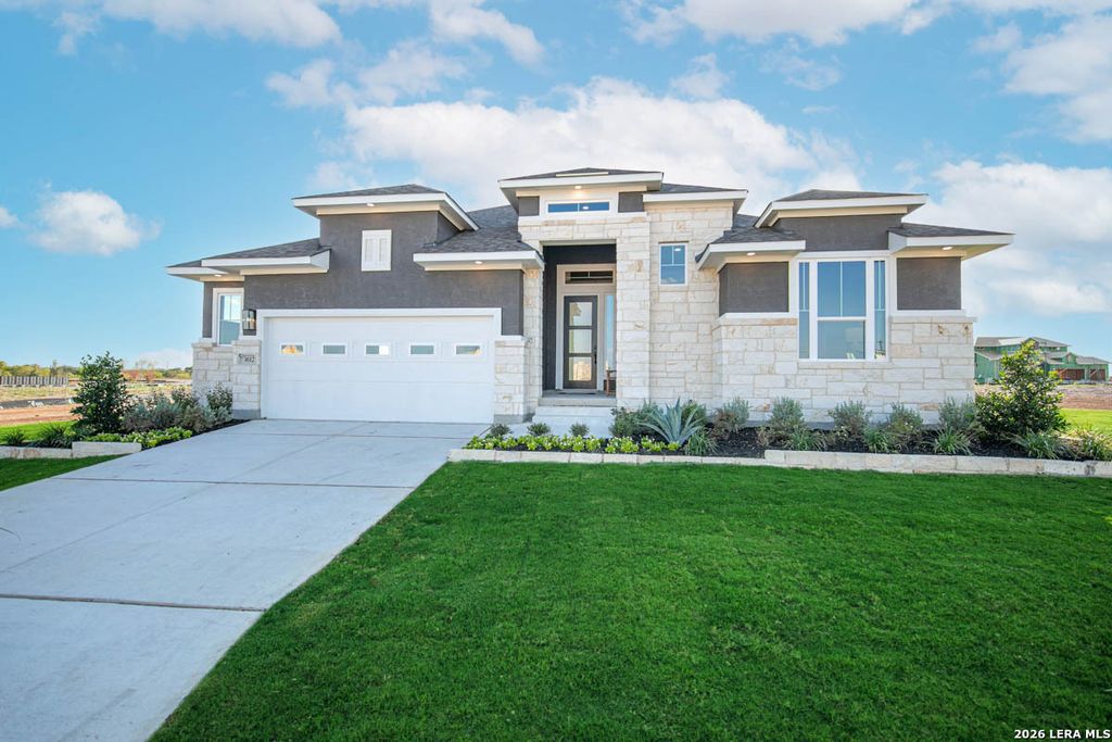 321 SAWTOOTH OAK DR, Seguin, TX 78155