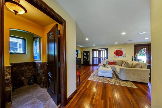 2540 Chatsworth, San Diego, CA 92106