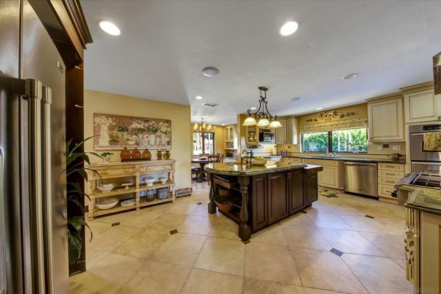 2540 Chatsworth, San Diego, CA 92106