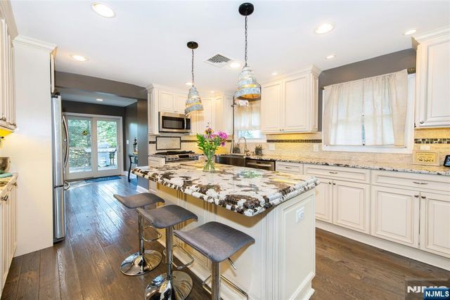 36 Ella Street, Bloomingdale, NJ 07403