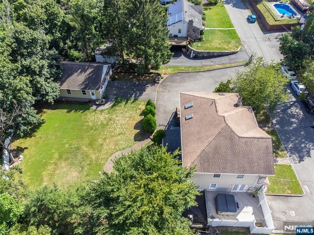 36 Ella Street, Bloomingdale, NJ 07403