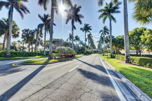 5029 Starblaze Drive, Greenacres, FL 33463