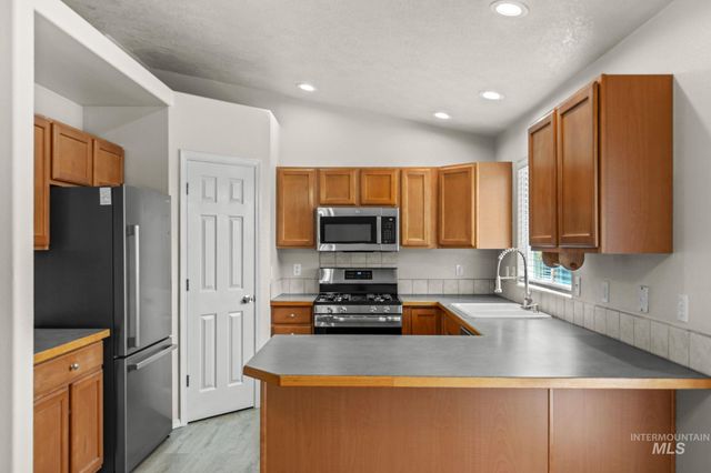 4925 W Tournament Dr, Meridian, ID 83646