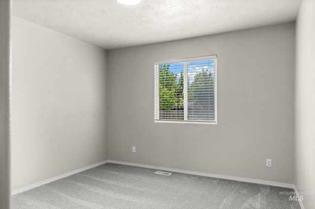 4925 W Tournament Dr, Meridian, ID 83646