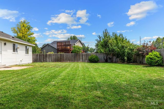 4925 W Tournament Dr, Meridian, ID 83646