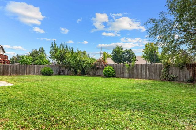 4925 W Tournament Dr, Meridian, ID 83646