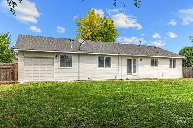 4925 W Tournament Dr, Meridian, ID 83646