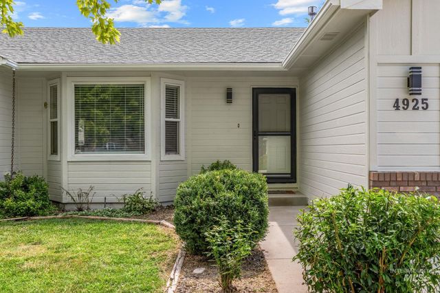 4925 W Tournament Dr, Meridian, ID 83646