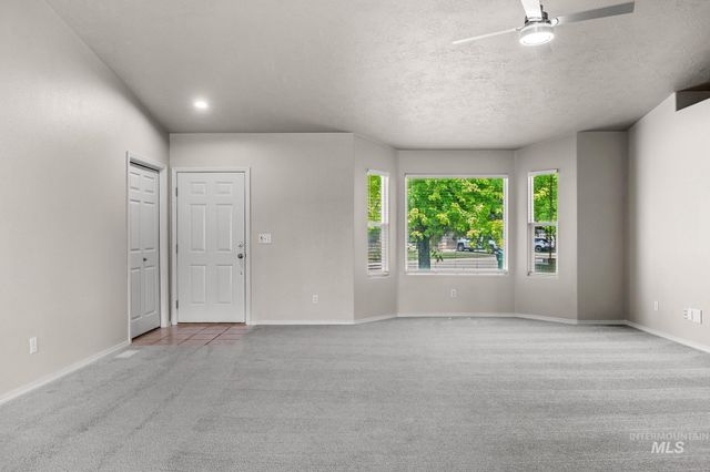 4925 W Tournament Dr, Meridian, ID 83646