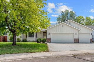 4925 W Tournament Dr, Meridian, ID 83646