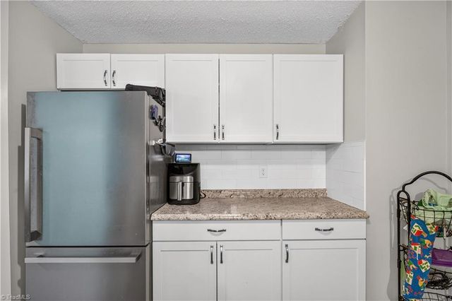 977 Shalimar Drive, Winston-salem, NC 27107