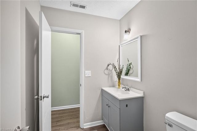 977 Shalimar Drive, Winston-salem, NC 27107