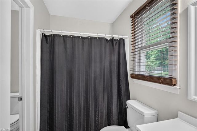 977 Shalimar Drive, Winston-salem, NC 27107