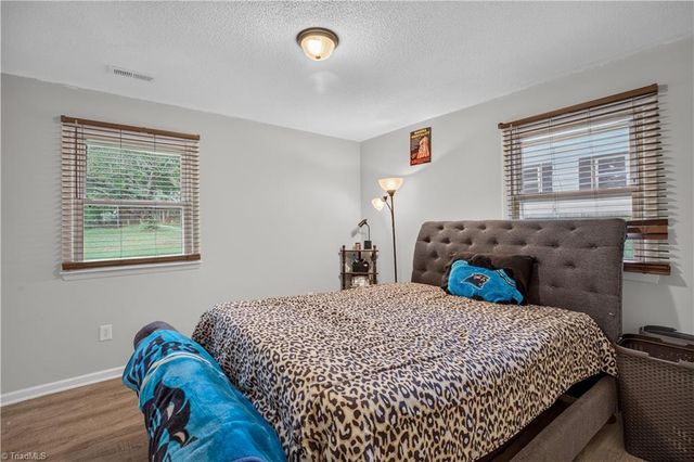 977 Shalimar Drive, Winston-salem, NC 27107