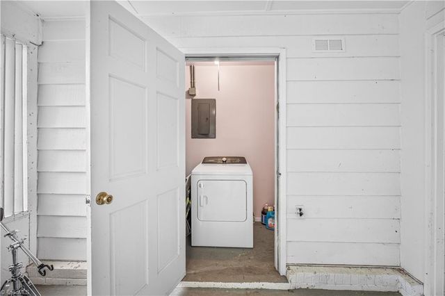 977 Shalimar Drive, Winston-salem, NC 27107