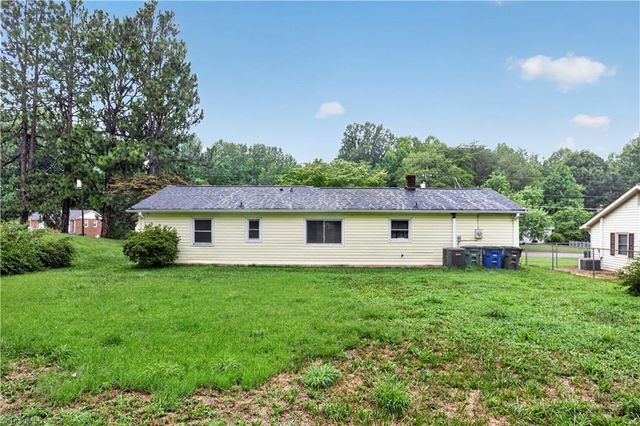 977 Shalimar Drive, Winston-salem, NC 27107