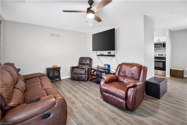 977 Shalimar Drive, Winston-salem, NC 27107