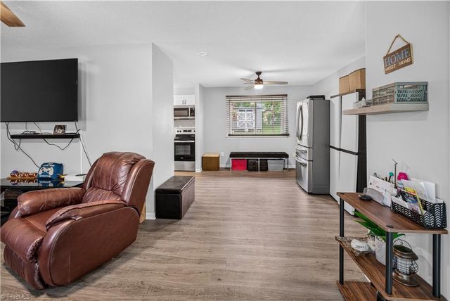 977 Shalimar Drive, Winston-salem, NC 27107