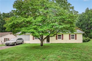 977 Shalimar Drive, Winston-salem, NC 27107