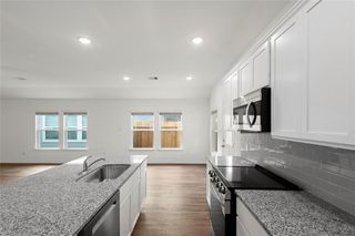 506 Oak Chase Avenue, Dayton, TX 77535