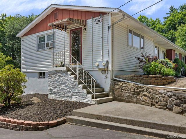 105 S Chapel Hill Road, Highland, NY 12528