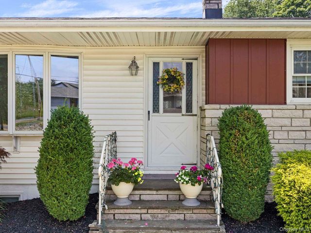 105 S Chapel Hill Road, Highland, NY 12528