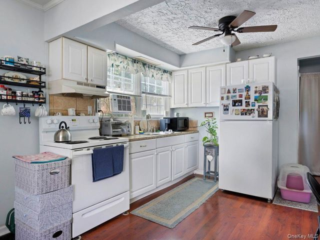 105 S Chapel Hill Road, Highland, NY 12528