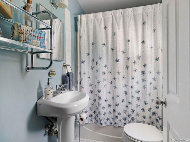105 S Chapel Hill Road, Highland, NY 12528