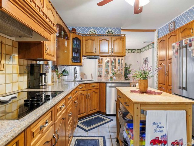 105 S Chapel Hill Road, Highland, NY 12528