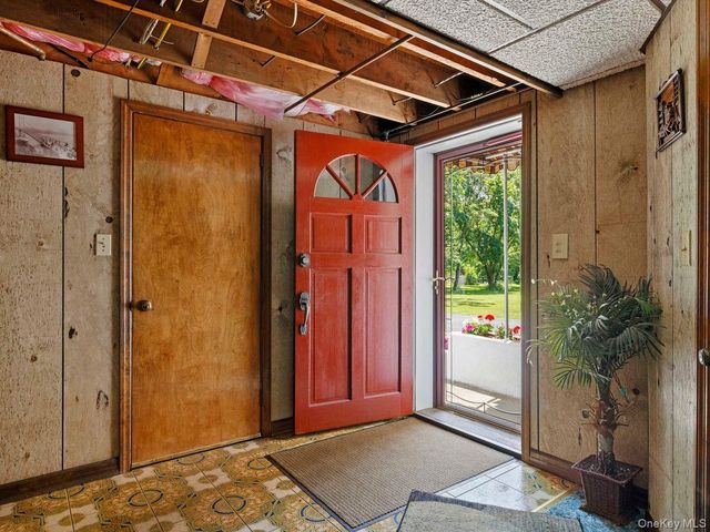 105 S Chapel Hill Road, Highland, NY 12528