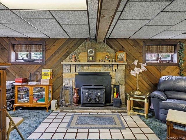 105 S Chapel Hill Road, Highland, NY 12528