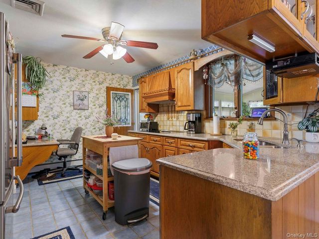 105 S Chapel Hill Road, Highland, NY 12528