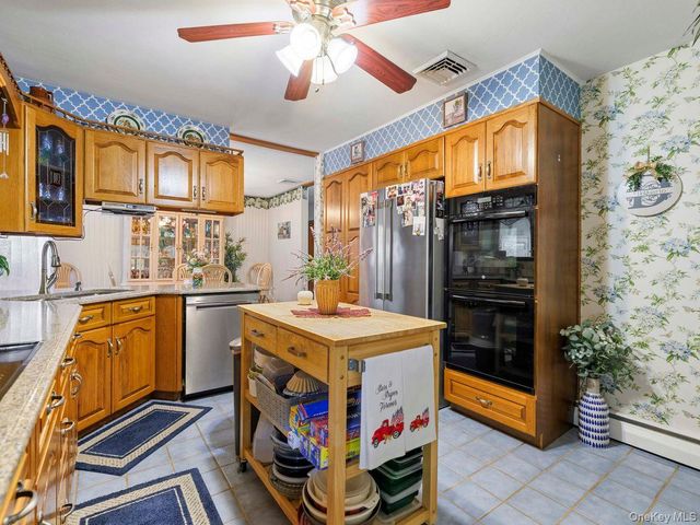 105 S Chapel Hill Road, Highland, NY 12528