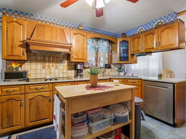 105 S Chapel Hill Road, Highland, NY 12528