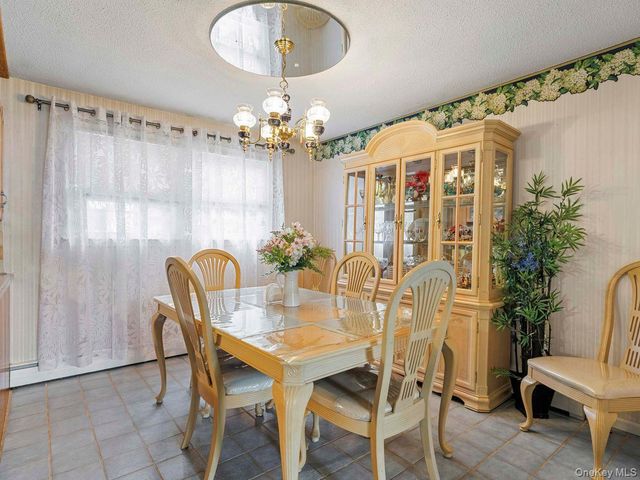 105 S Chapel Hill Road, Highland, NY 12528