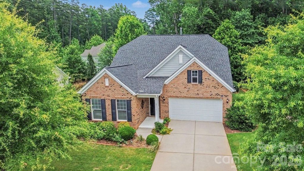 8911 Bur Lane, Huntersville, NC 28078